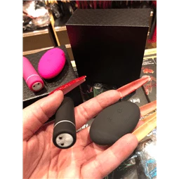 VIBRADOR BULLET EM SILICONE COM CONTROLE SEM FIO -  IM0115